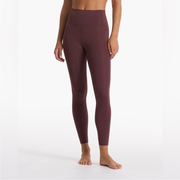 NWT VUORI Evolve Legging In FIG (maroon/wine) Size XL - Picture 2 of 5
